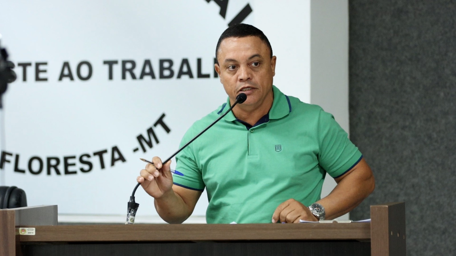 Vereador Bernardo critica ausência da Via Brasil em Audiência Pública da AGER e cobra melhorias na infraestrutura viária da MT 208