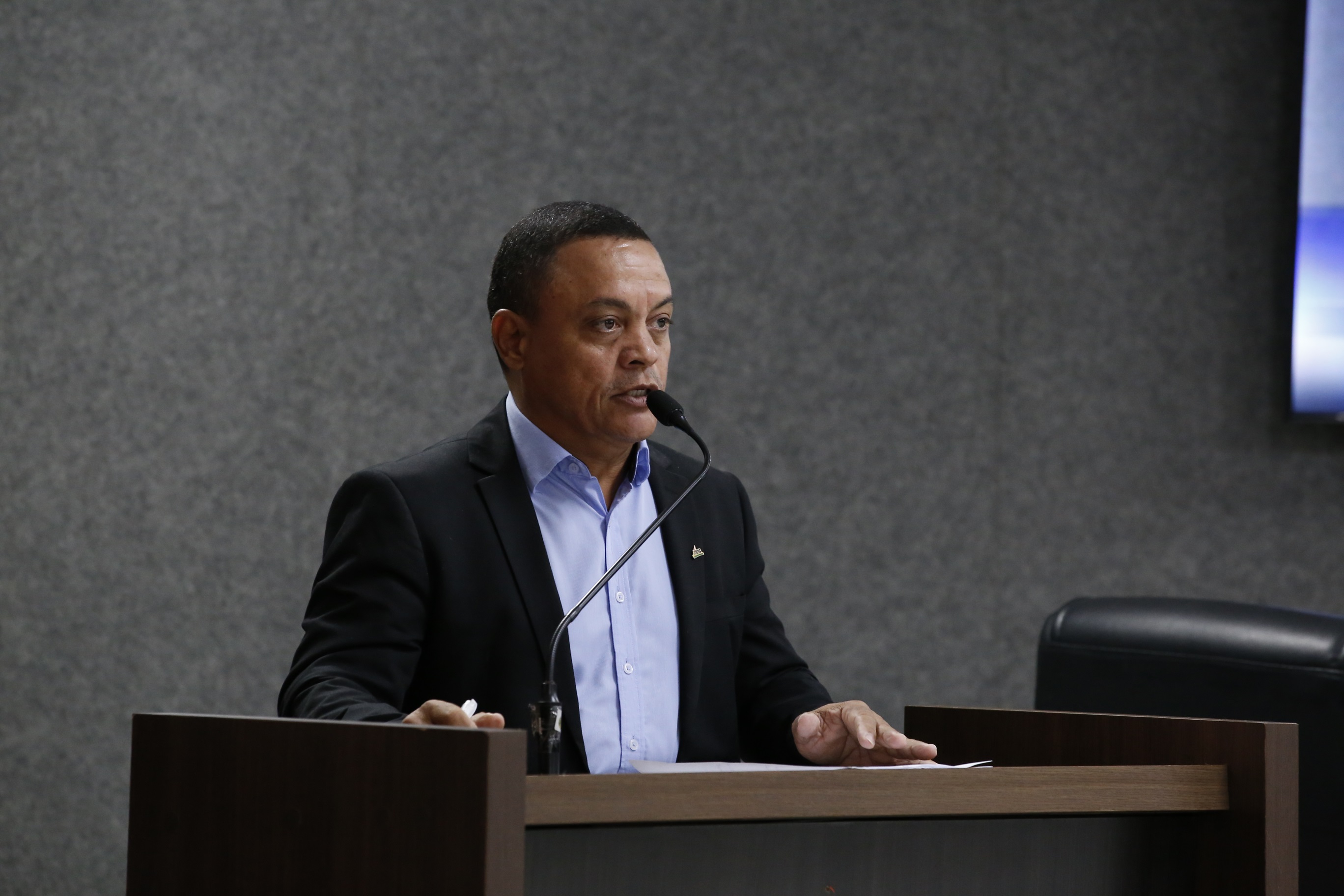 Vereador Bernardo Patrício agradece obras no Jardim Panorama e cobra conclusão do asfaltamento