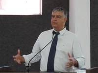 Vereador Charles cobra execução de lei de inclusão digital para idosos