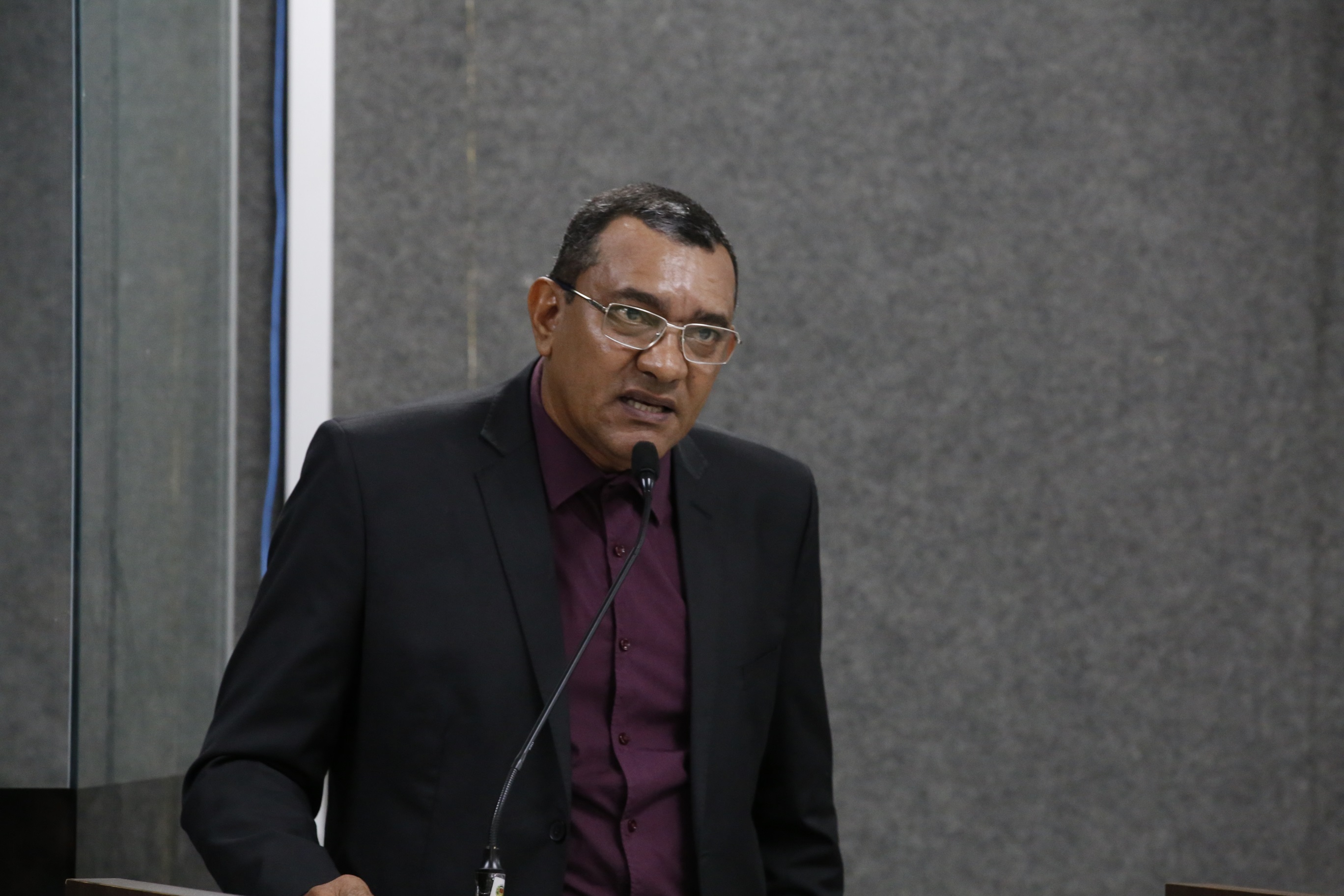 Vereador Chicão Motocross defende melhorias na pista de skate e reforço na segurança da praça central de Alta Floresta