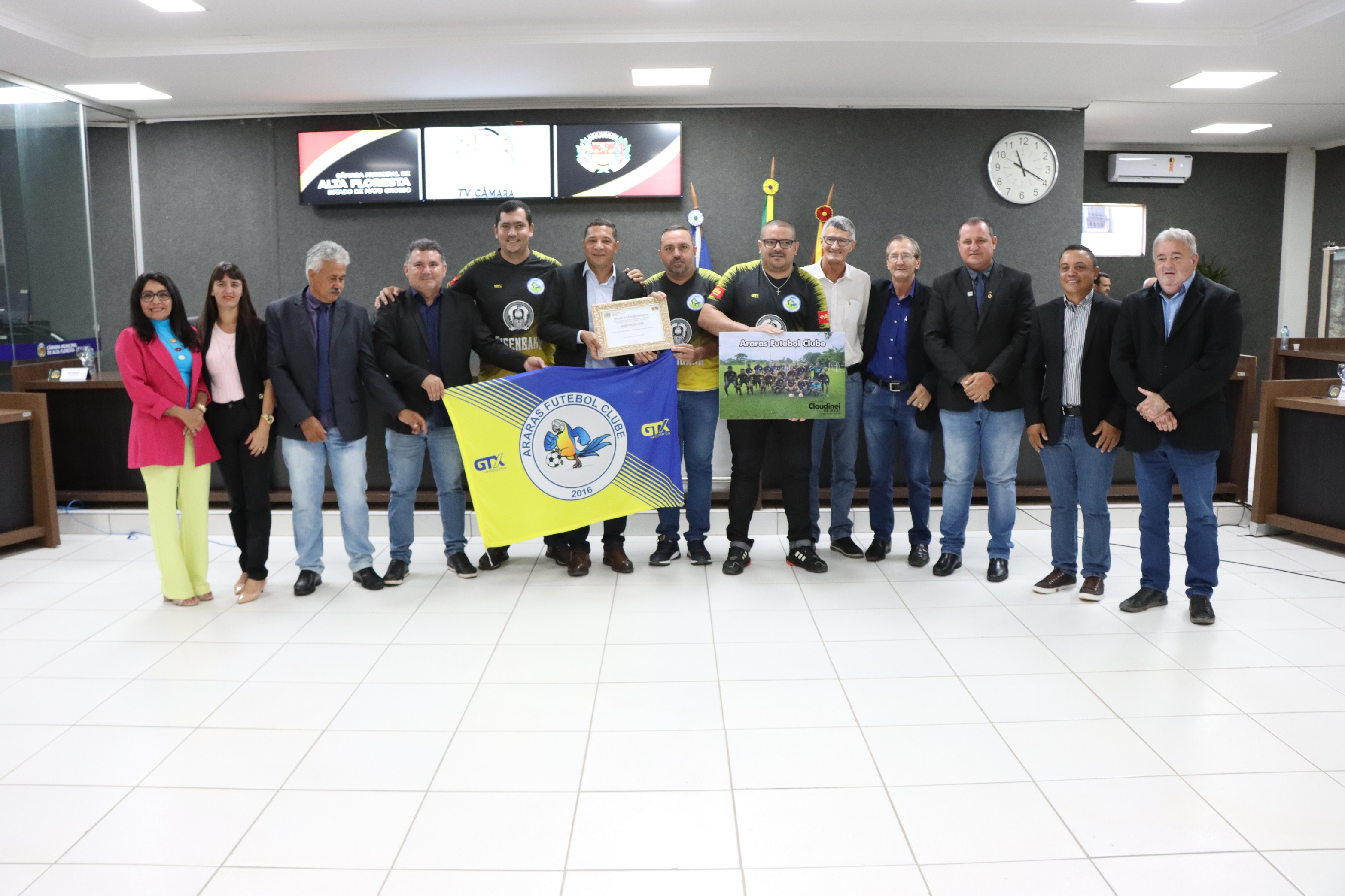 Vereador Claudinei homenageia Araras Futebol Clube com Moção de Congratulações