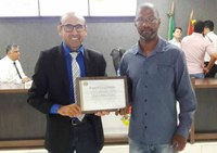 Vereador Demilson homenageia o árbitro Palito com Moção de Congratulações