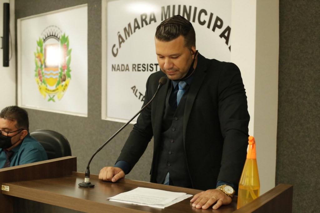 Vereador Douglas cobra retorno das cirurgias eletivas no Hospital Regional