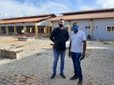 Vereador Douglas fiscaliza construção da Escola do Bairro Bom Pastor
