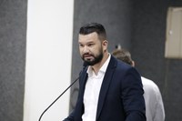 Vereador Douglas Teixeira solicita reforma e construção de quadra poliesportiva na Escola Nilo Procópio Peçanha