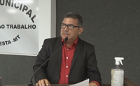 Vereador Francisco Ailton faz reclamações contra a Águas Alta Floresta