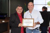 Vereador Francisco Ailton homenageia DK Organização Contábil com Moção de Congratulações