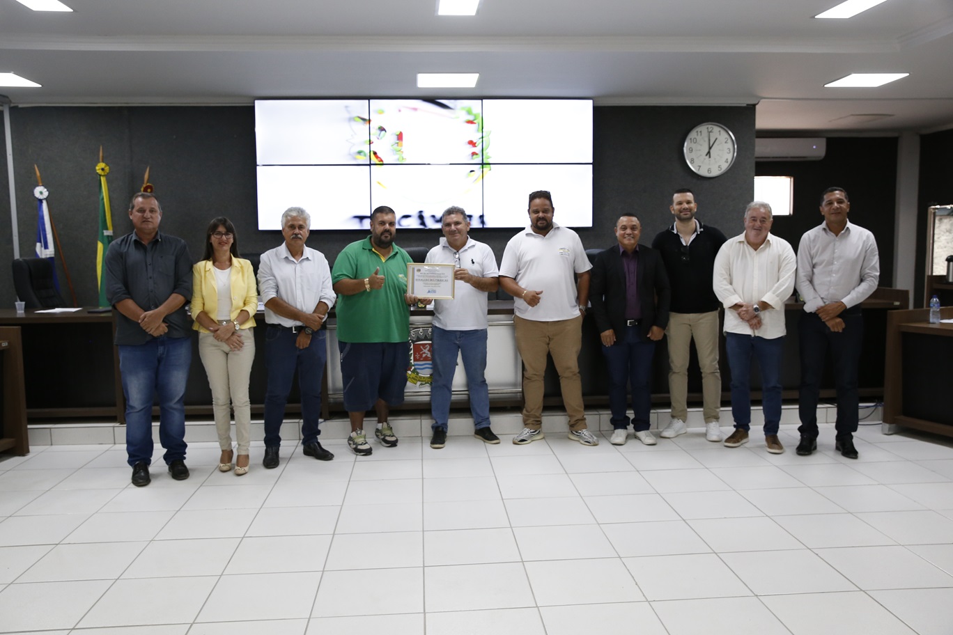 Vereador Francisco Ailton homenageia Ronaldão Multimarcas pela relevante contribuição econômica e social com Alta Floresta