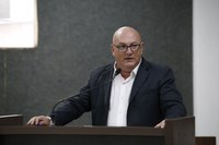 Vereador Luciano Silva critica demora na liberação de alvarás de construção