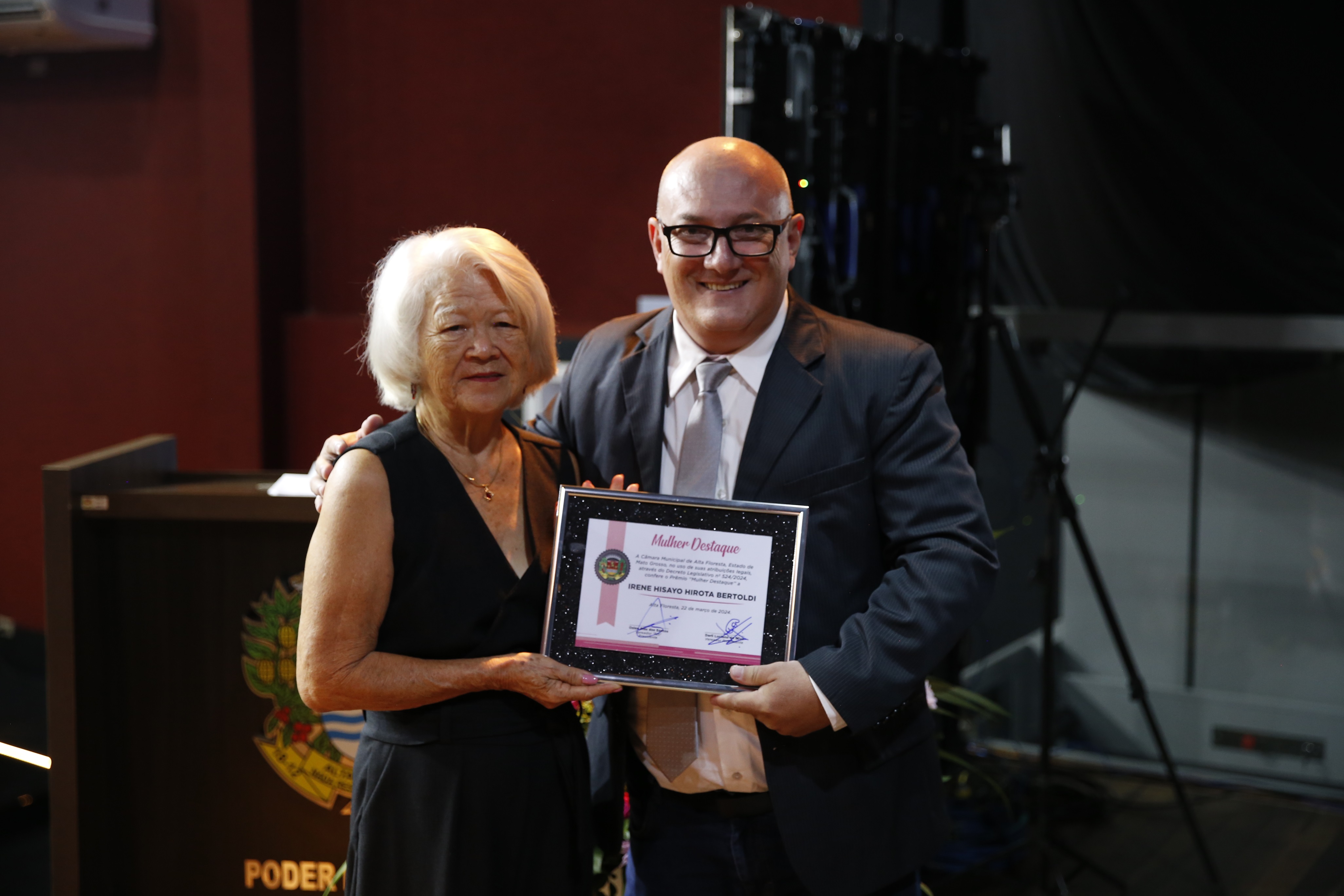 Vereador Luciano Silva homenageia Irene Hisayo Hirota Bertoldi com o Prêmio Mulher Destaque