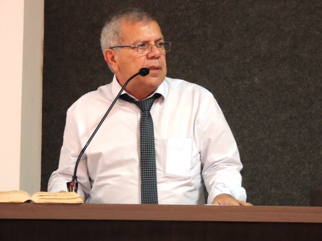 Vereador Luiz Carlos homenageia empresário Samuel Soares