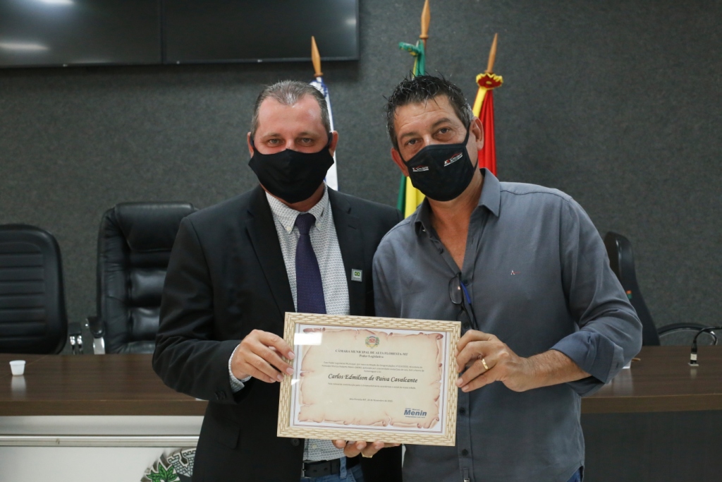 Vereador Menin homenageia empresário Carlos Cavalcante com Moção de Congratulações