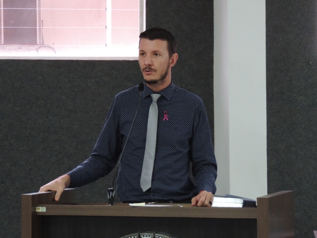 Vereador Mequiel cobra faixa de pedestre para locais de grande circulação de pessoas