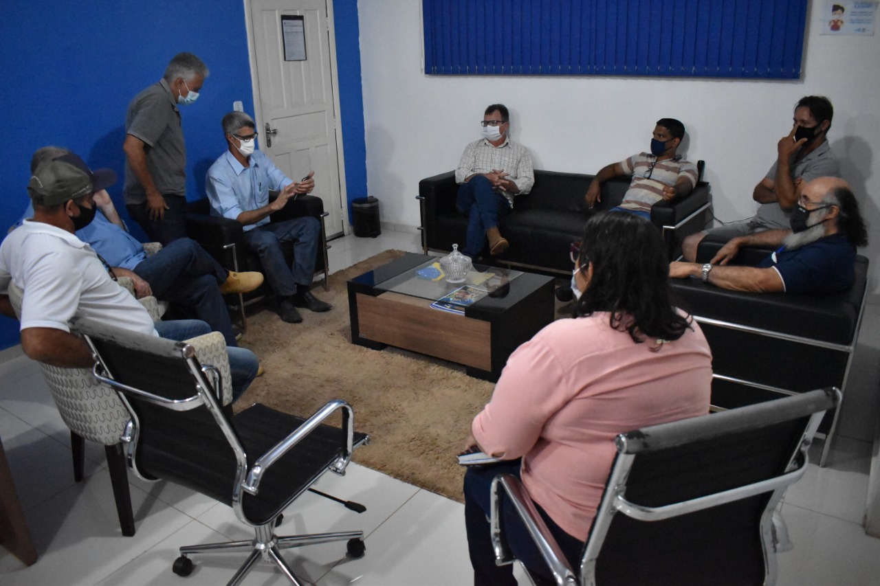 Vereador Naldo destaca compromisso do prefeito em resolver o problema do transporte escolar nas escolas rurais