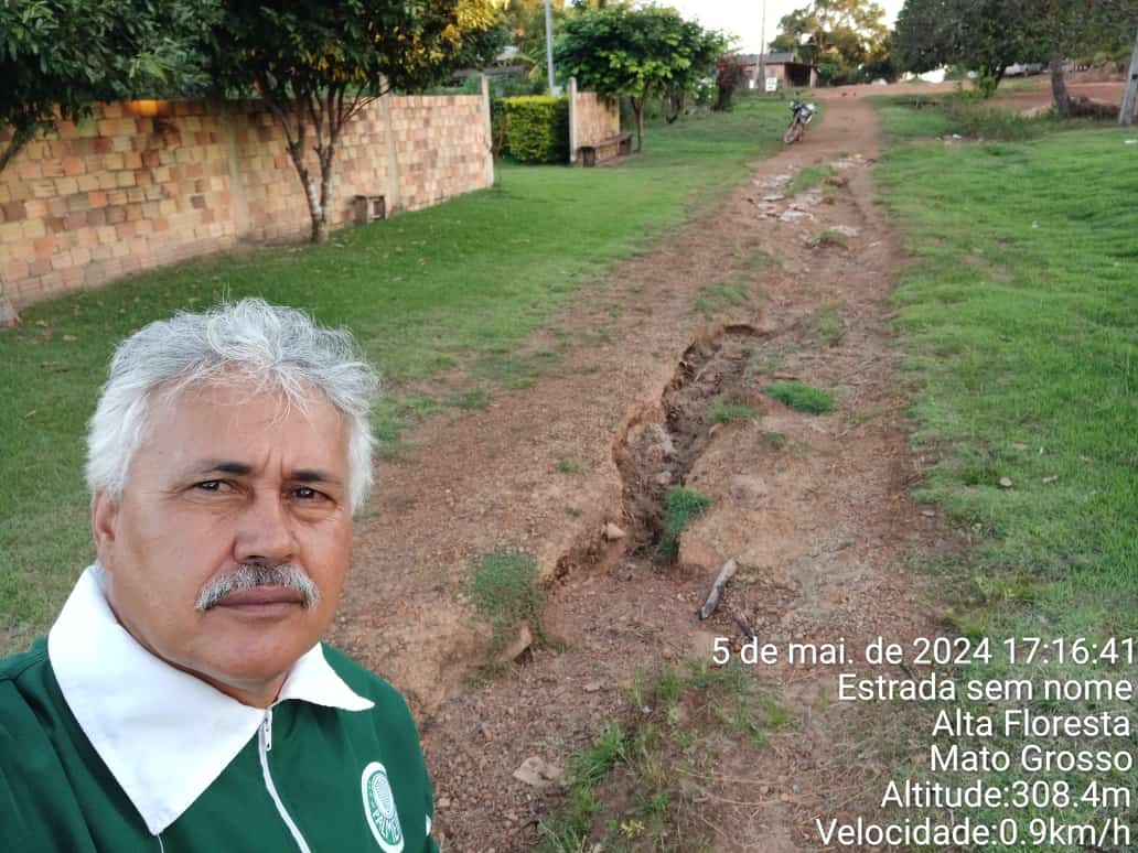 Vereador Naldo intensifica cobranças por recuperação das ruas na Pista do Cabeça