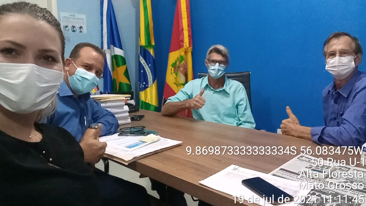 Vereador Pitoco se reúne com prefeito e secretários para discutir sobre pavimentação e reforma da Feira Livre
