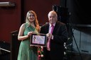 Vereador Tuti homenageia a juíza Janaína Rebucci Dezanetti com o Prêmio Mulher Destaque