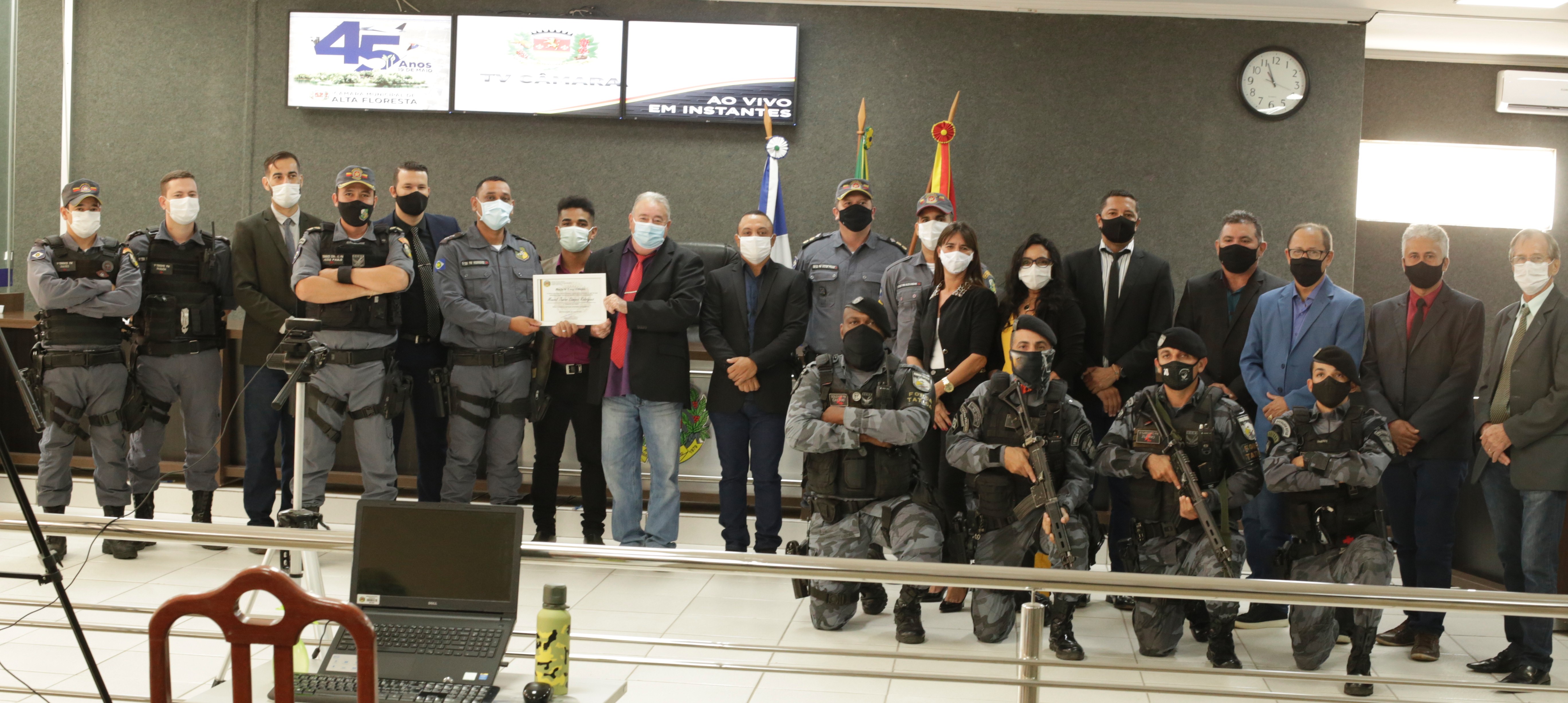 Vereador Tuti homenageia Tenente Rodrigues da Polícia Militar com Moção de Congratulações