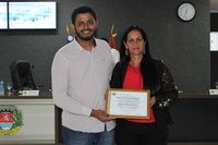 Vereadora Cida homenageia empresários com Moção de Congratulações