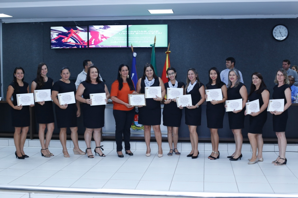 Vereadora Cida Sicuto homenageia Escola Anjo da Guarda com Moção de Congratulações