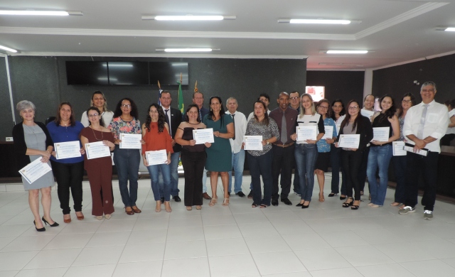 Vereadora Cida Sicuto homenageia o profissional de Assistentes Sociais