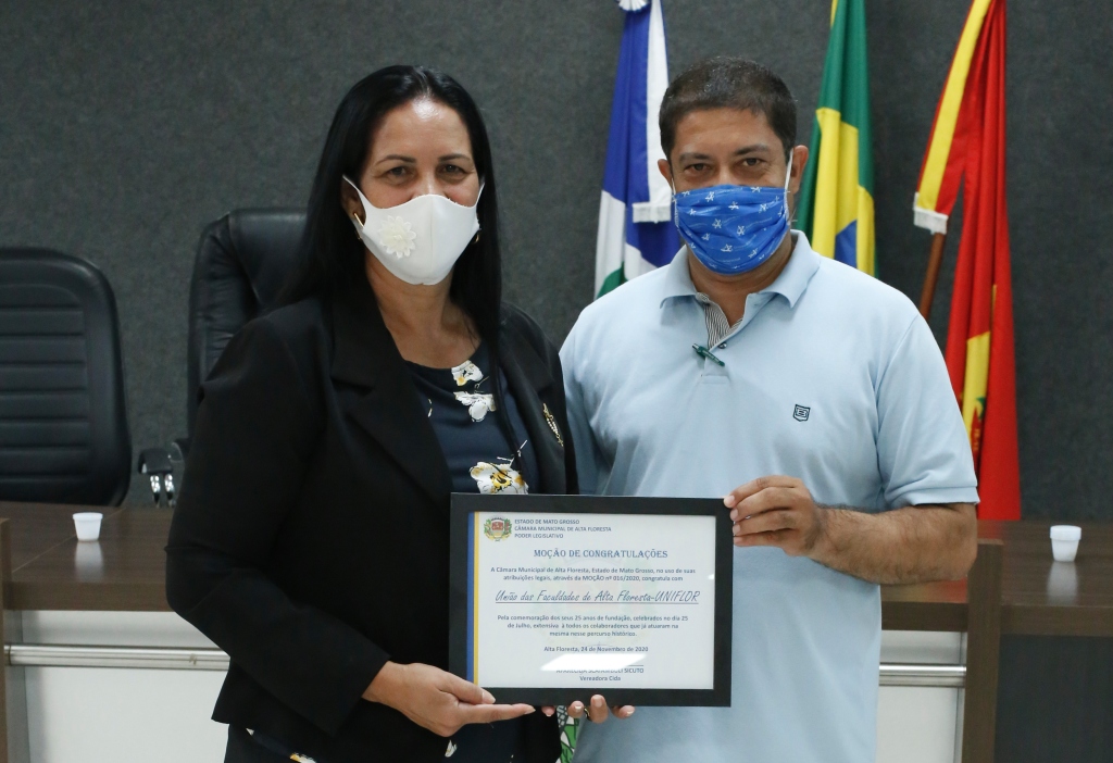 Vereadora Cida Sicuto homenageia Uniflor com Moção de Congratulações