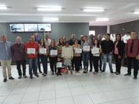 Vereadora Elisa Gomes homenageia professores da educação especial