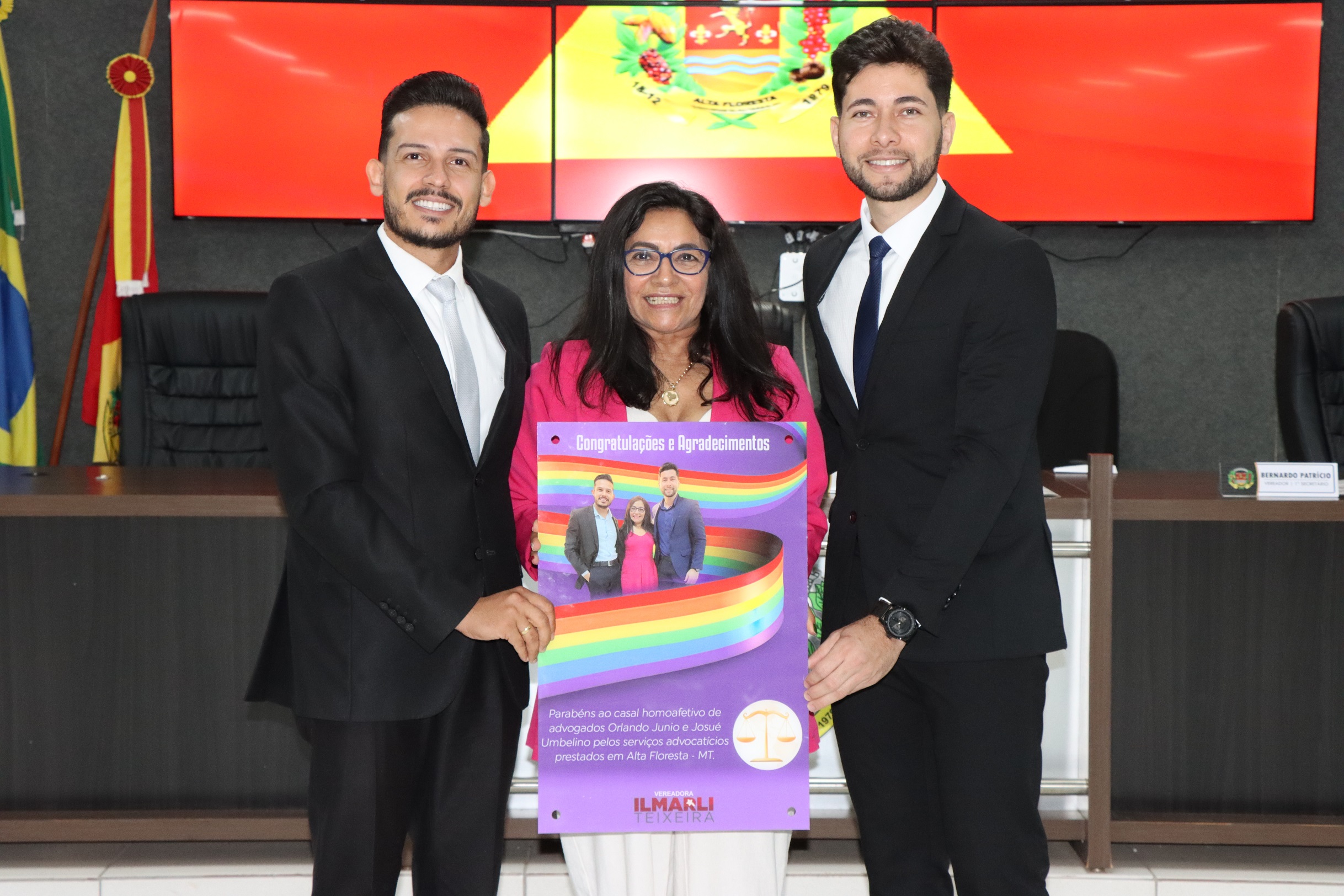 Vereadora Ilmarli Teixeira concede moção de congratulações ao casal homoafetivo Orlando e Josué