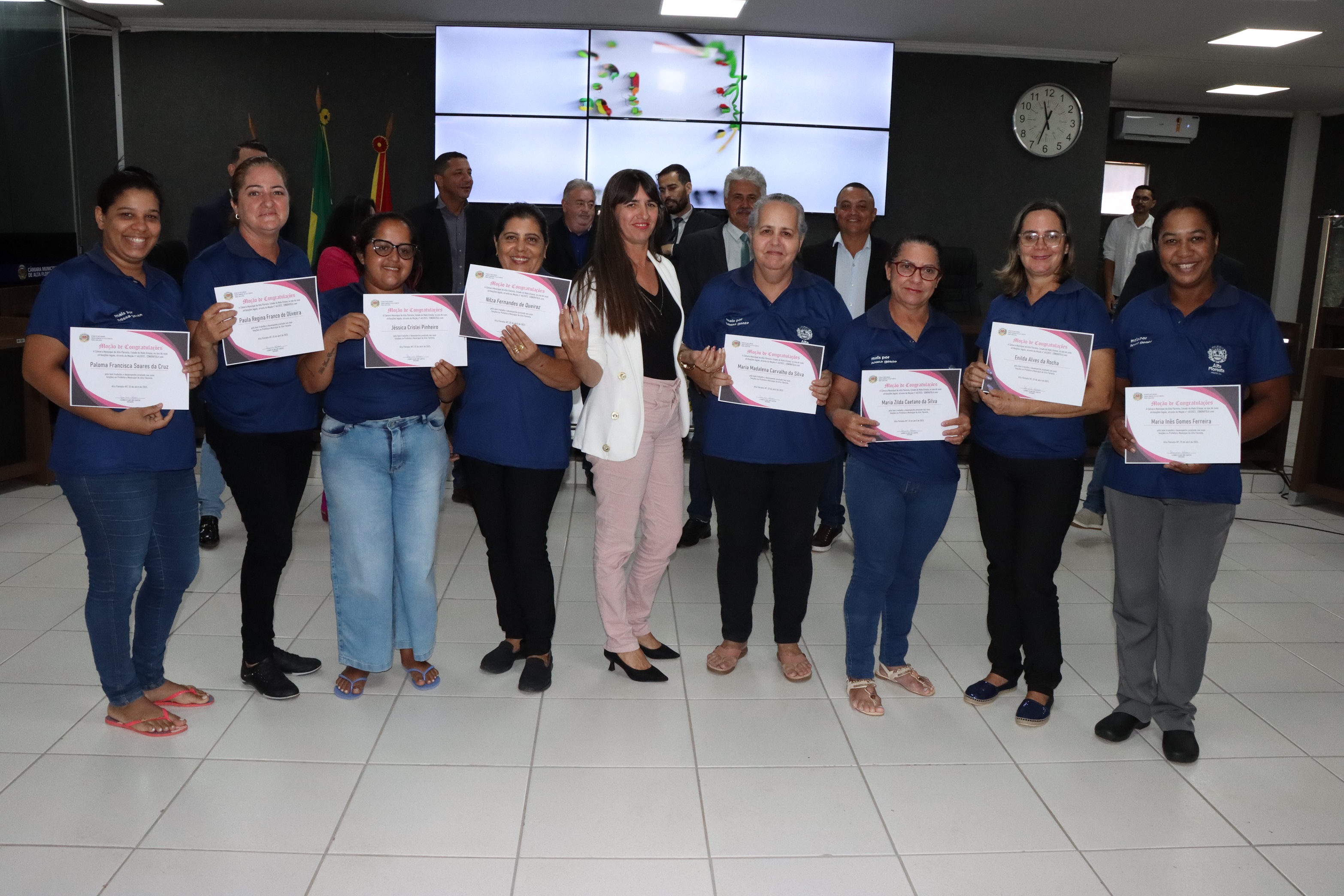 Vereadora Leonice Klaus homenageia servidoras da Prefeitura pelo bom desempenho prestado ao município