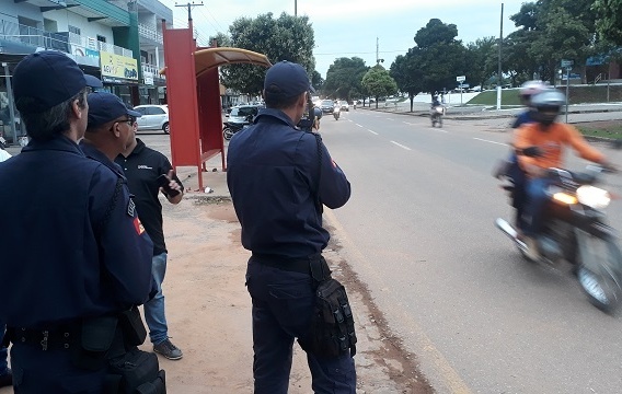 Vereadores assinam requerimento pedindo cancelamento do uso do radar móvel