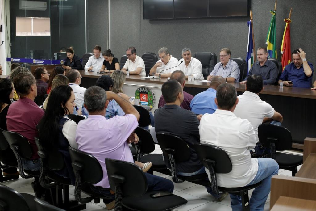 Vereadores cobram do Secretário de Estado de Saúde investimentos no Hospital Regional; UTI foi a principal cobrança