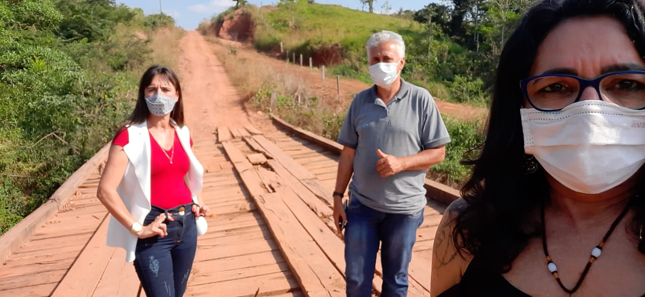 Vereadores cobram recuperação de ponte de madeira na Comunidade Água Limpa