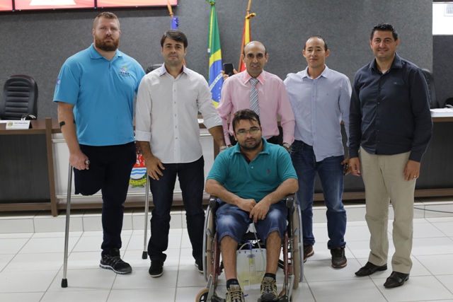 Vereadores Emerson e Demilson homenageiam IDESP e paratletas com Moção de Congratulações