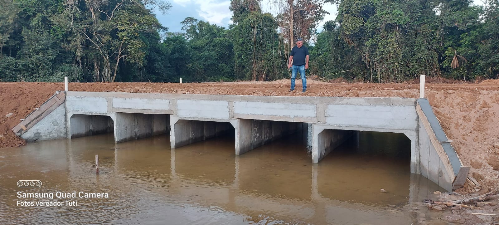 Vereadores parabenizam a Prefeitura de Alta Floresta por construção de galeria na 4ª Leste