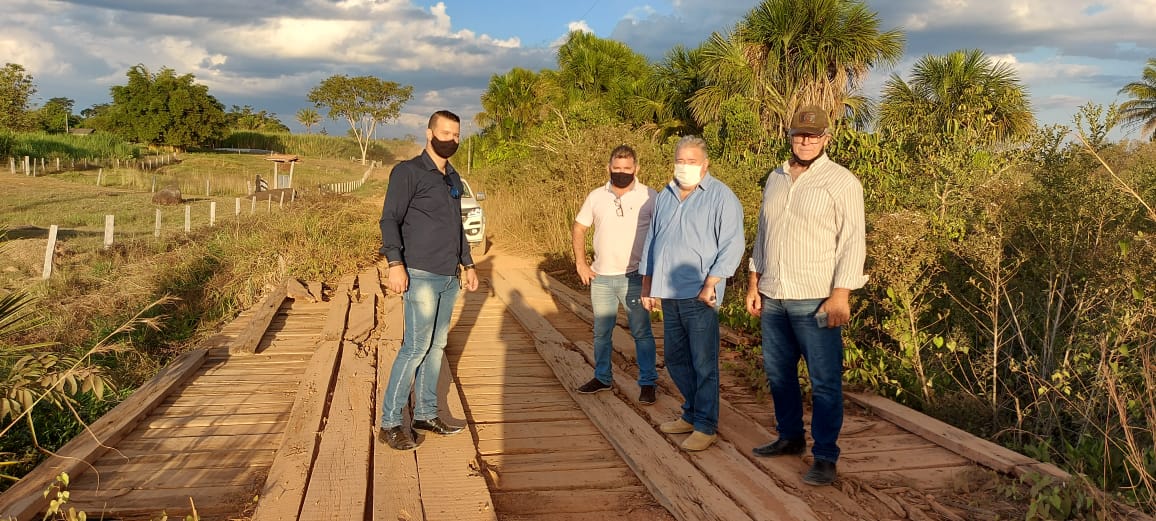 Vereadores, prefeito e secretário de infraestrutura vistoriam pontes na Segunda Sul