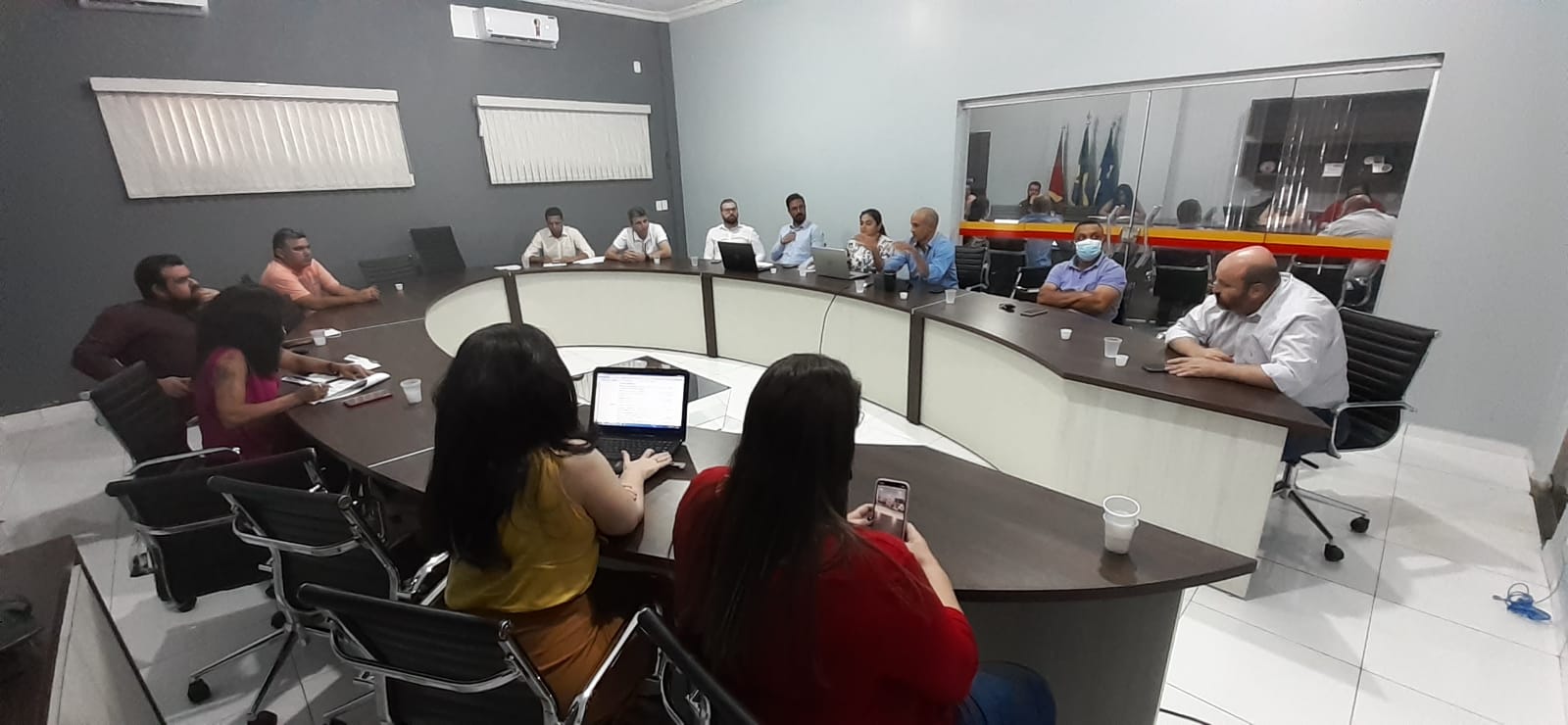 Vereadores se reúnem com AAEL e JMD Urbanismo para discutir projetos sobre o código de obras e o parcelamento do solo