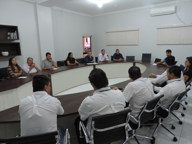 Vereadores se reúnem com representantes da Energisa
