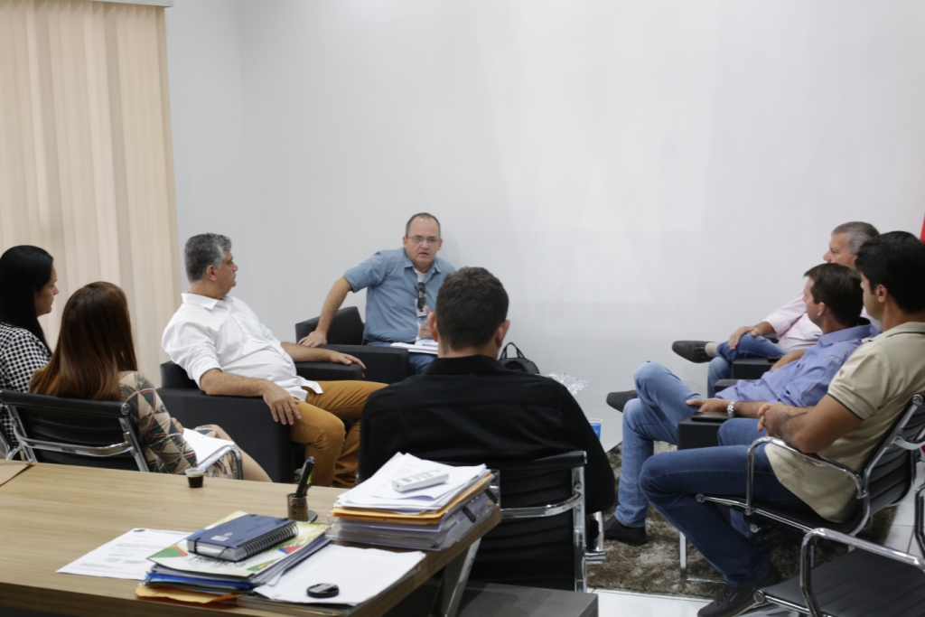 Vereadores se reúnem com Secretário de Saúde