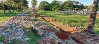Vereadores Tuti, Ailton e Naldo acompanham recuperação do muro do Cemitério