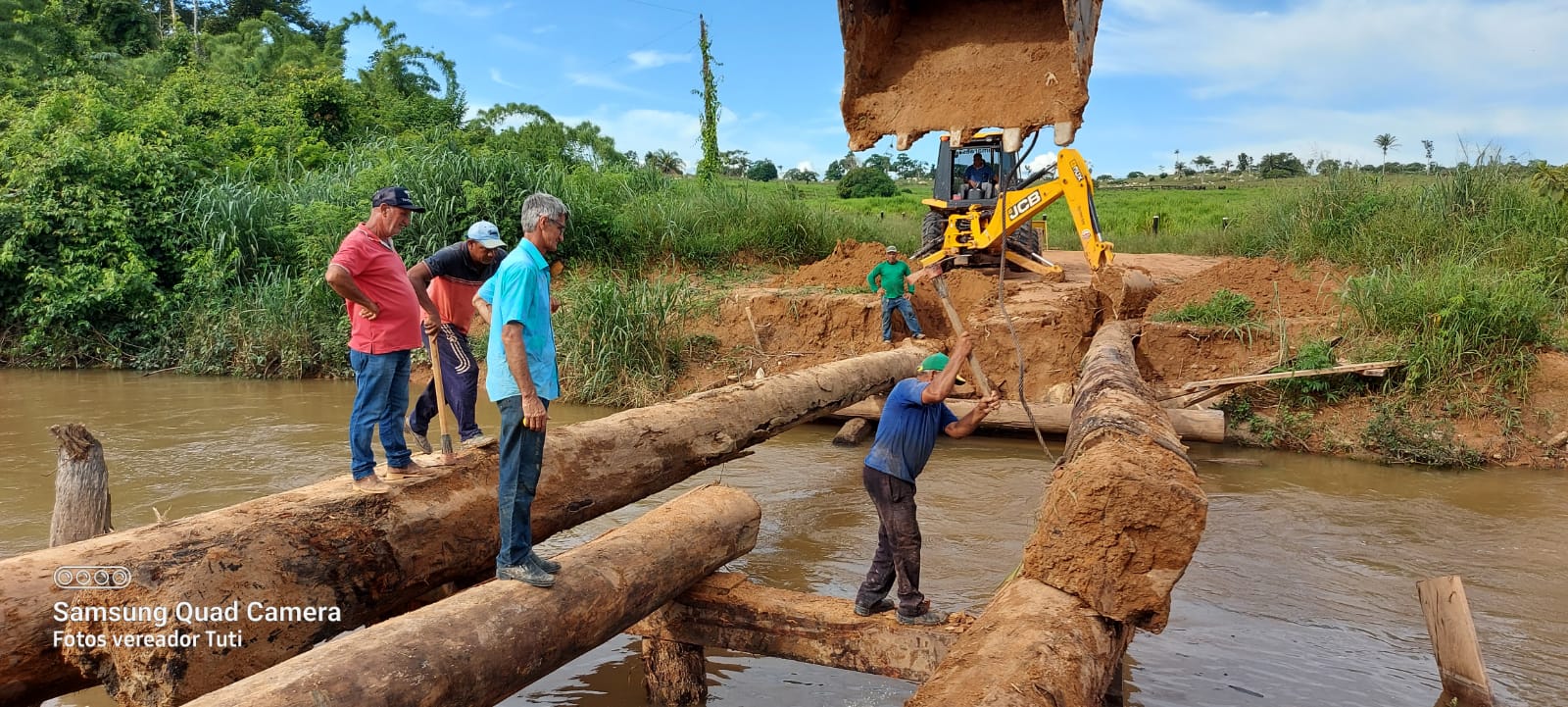Vereadores Tuti e Ailton acompanham construção da nova ponte do Rio Brilhante