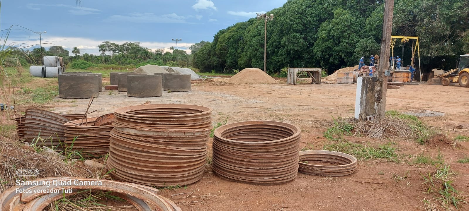 Vereadores Tuti e Ailton acompanham preparação de empresa para iniciar pavimentação da MT-325